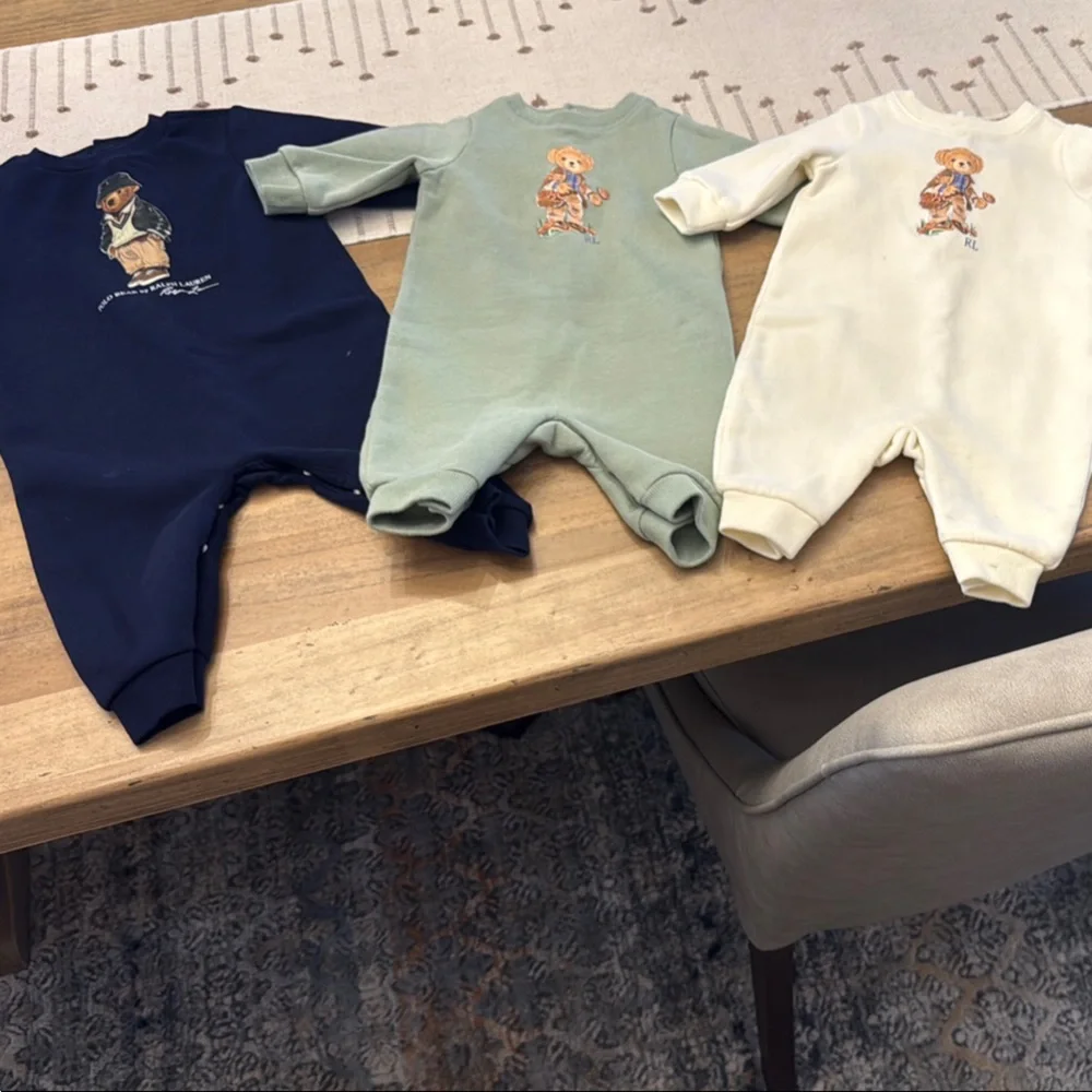 Ralph Lauren Baby Romper sweatsuit with Bear Design